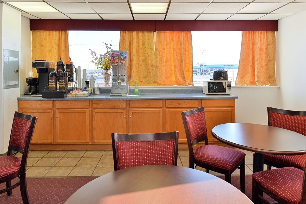 Americas Best Value Inn El Reno Restaurant photo